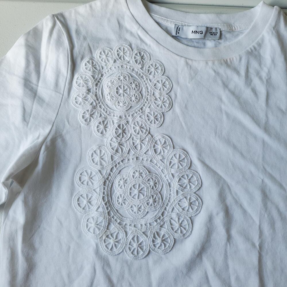 MNG Shirt Womens XS White Embroidered Lace Applique Short Sleeve Cotton Top - Picture 4 of 8